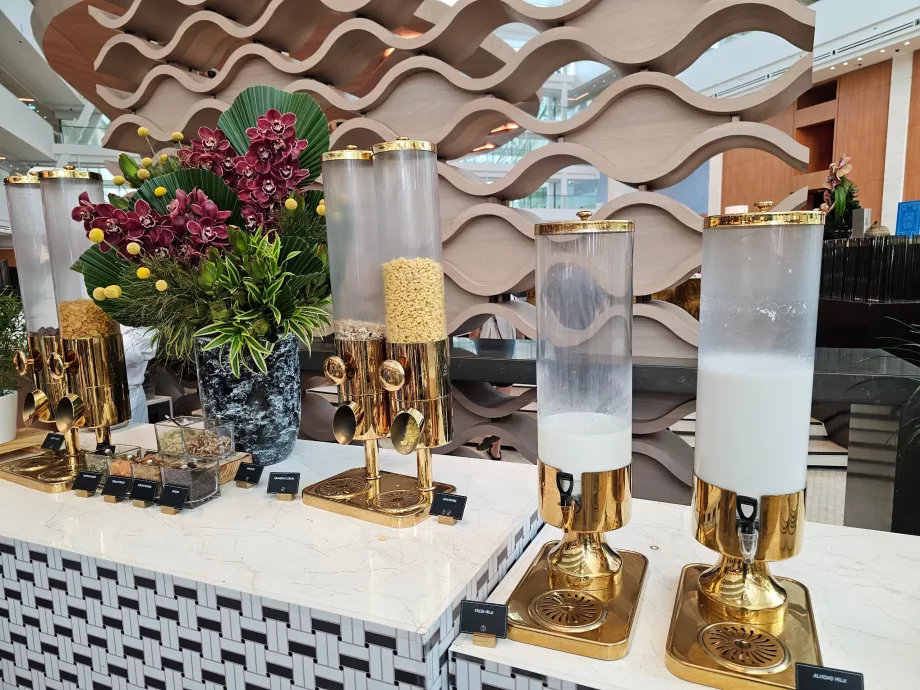 Petit-déjeuner au restaurant Rise