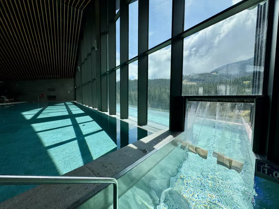 Entrée de la partie extérieure de la piscine