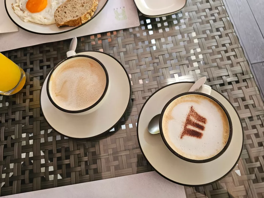 Petit-déjeuner au restaurant Rise