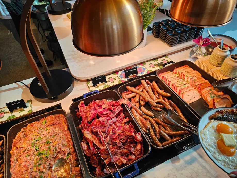 Petit-déjeuner au restaurant Rise