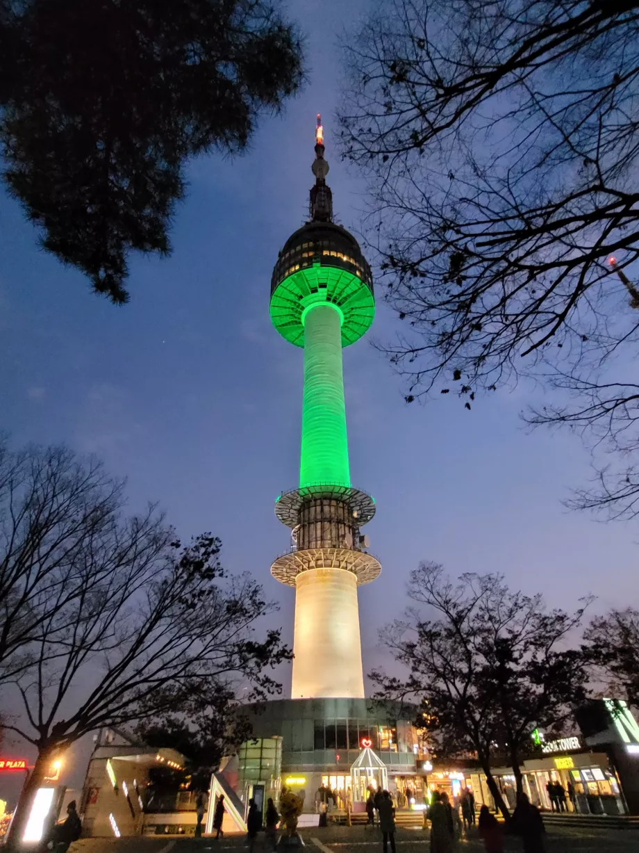 Tour Namsan