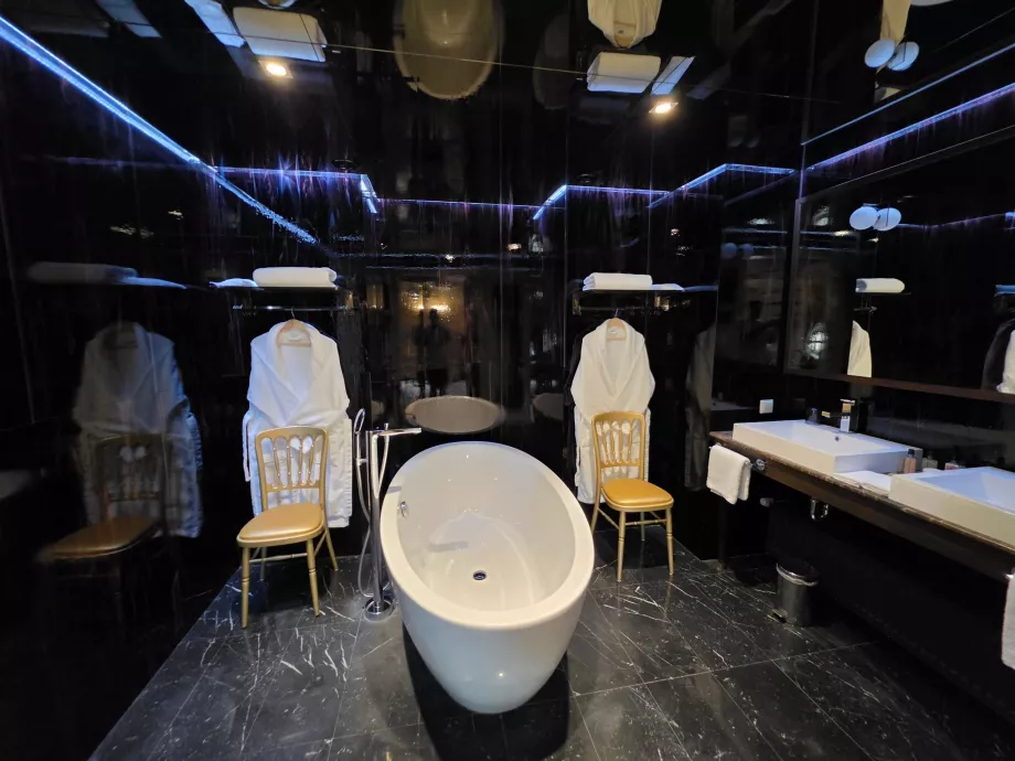Salle de bains principale