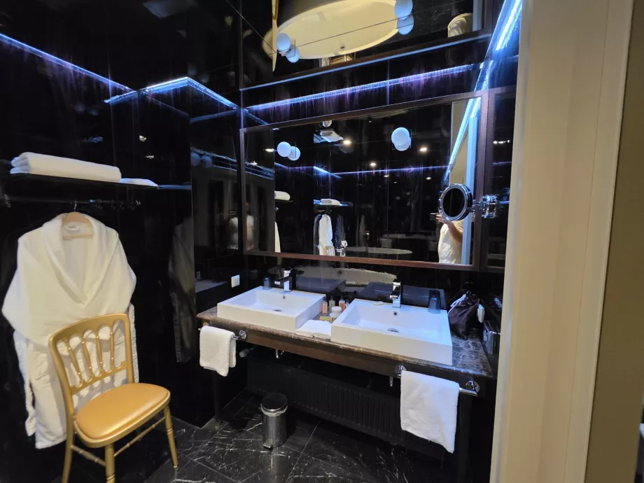 Salle de bains principale