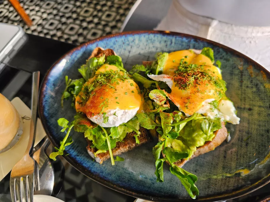 Petit-déjeuner au Spago Bar