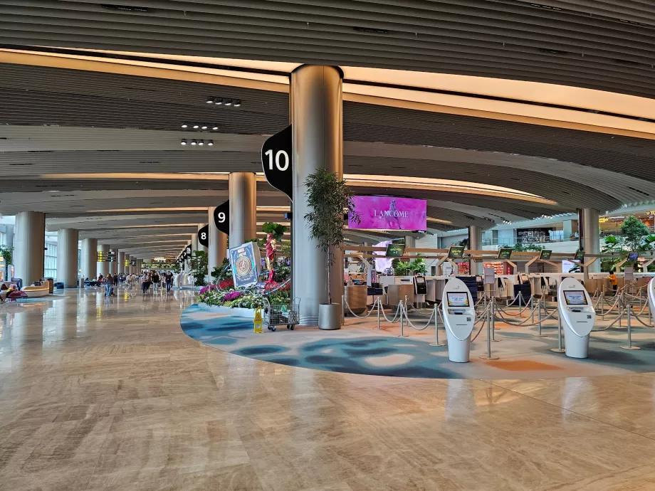 Terminal 2, comptoirs d'enregistrement