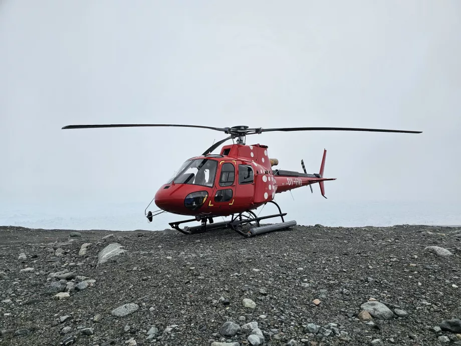 Hélicoptère sur le glacier