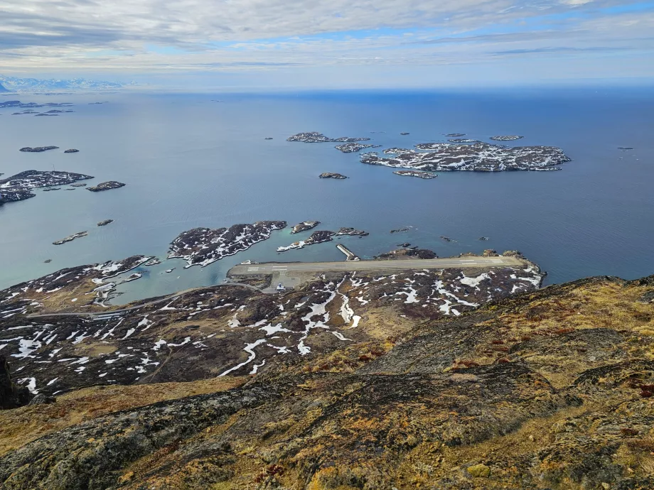 Aéroport de Sisimiut, vue depuis Palasip Qaqqaa