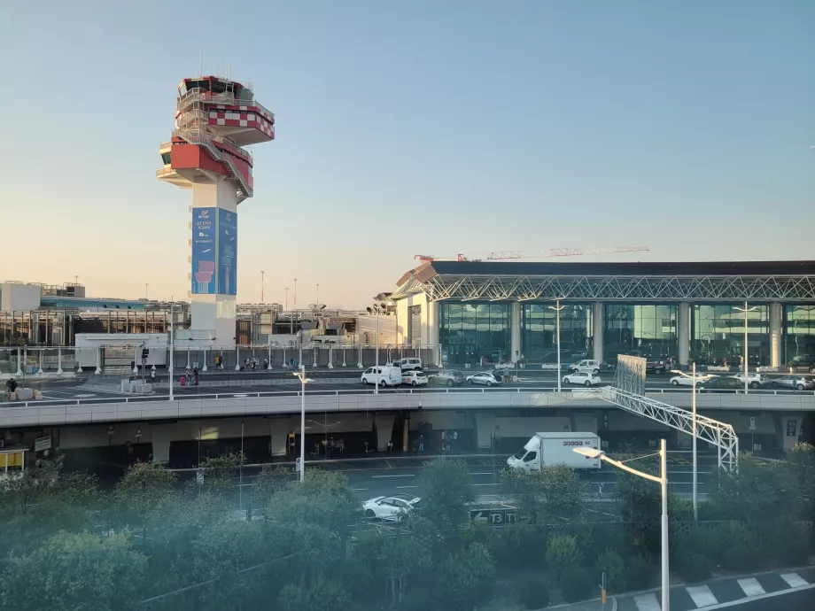 Tour de contrôle de l'aéroport FCO