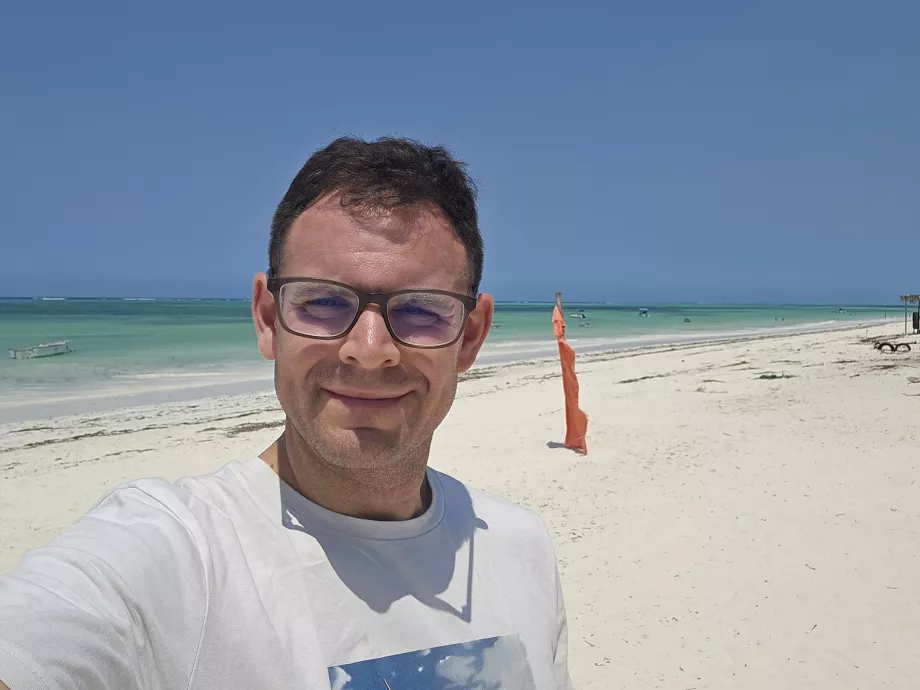 Moi sur la plage de Pwani-Mchangani
