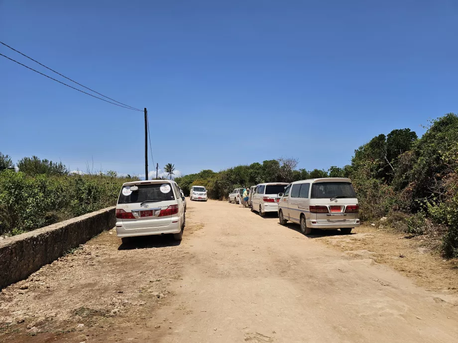 Parking à la plage de Mtende