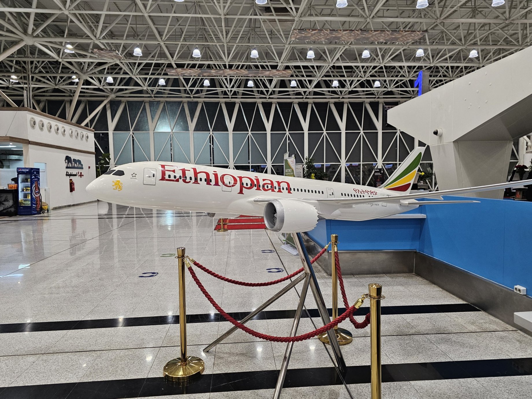 Maquette avion B777-200LR Ethiopian Airlines - métal 1/400e - Vente de