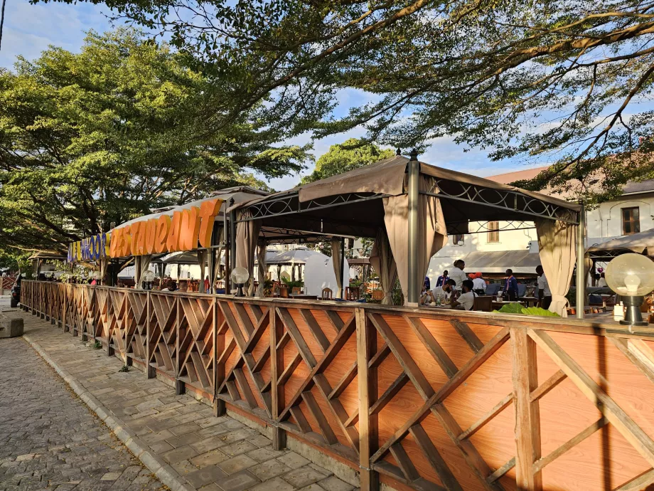 Restaurant de luxe, Darajani Souk