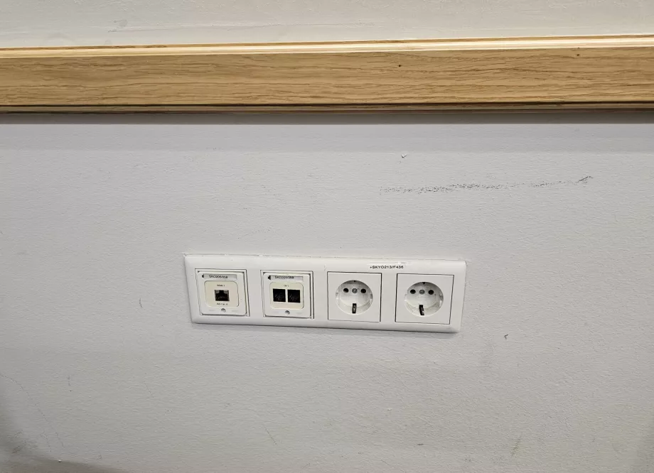 Prises pour charger les appareils électroniques