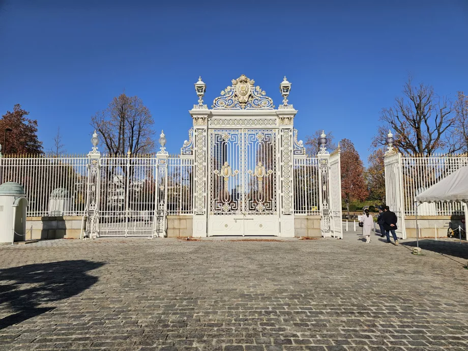 Sortie principale du palais d'Akasaka