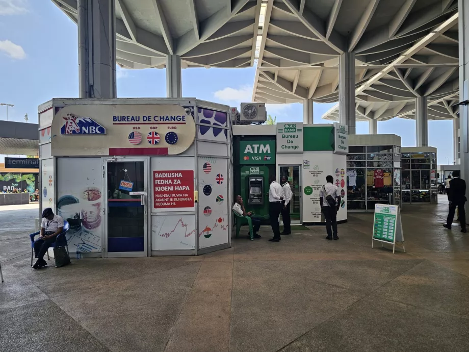 DAB et bureaux de change, Terminal 2