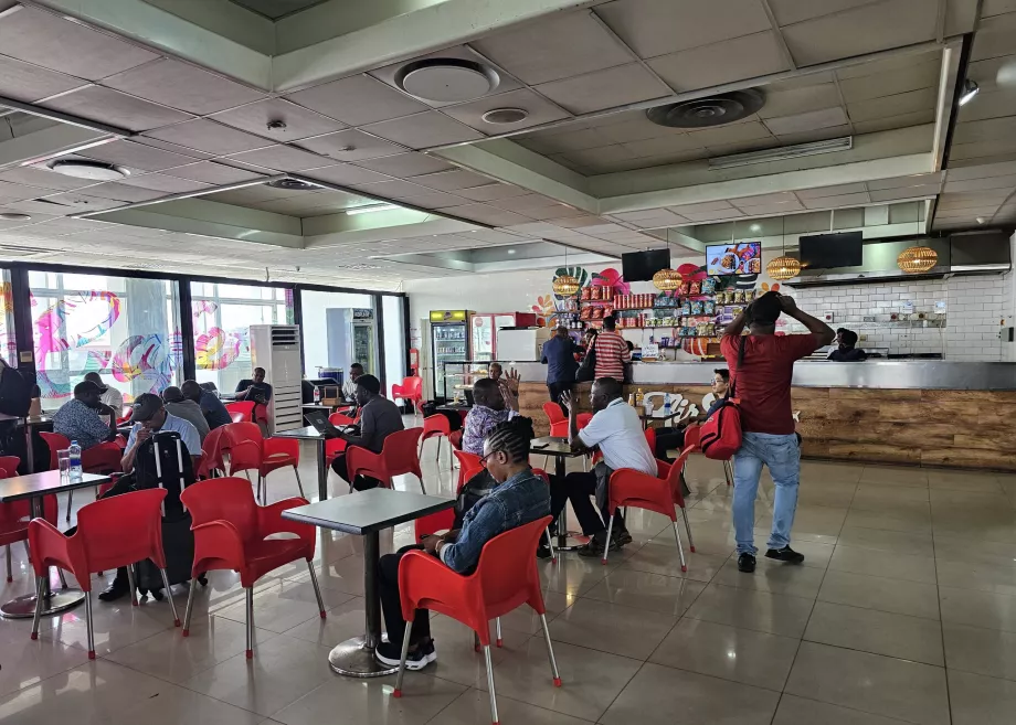 Bistro, zone de transit, terminal 2