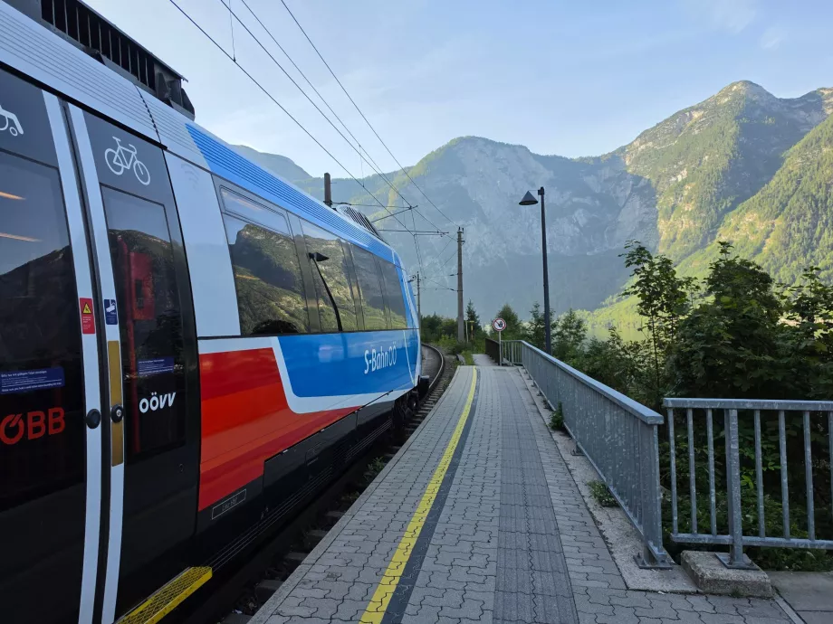 Un train à la gare de Hallstatt
