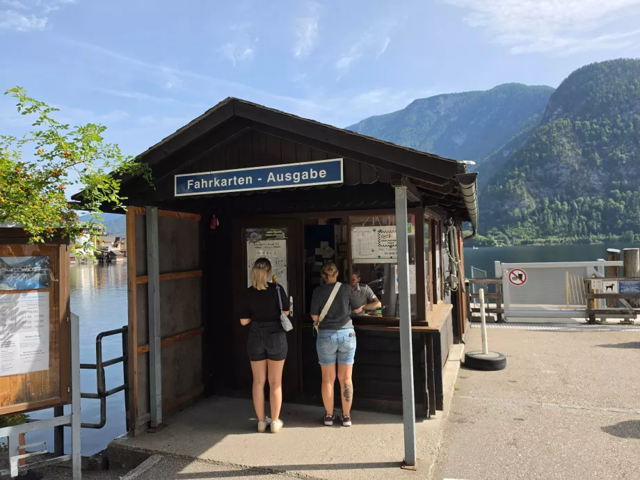 Vente de billets de ferry à la gare