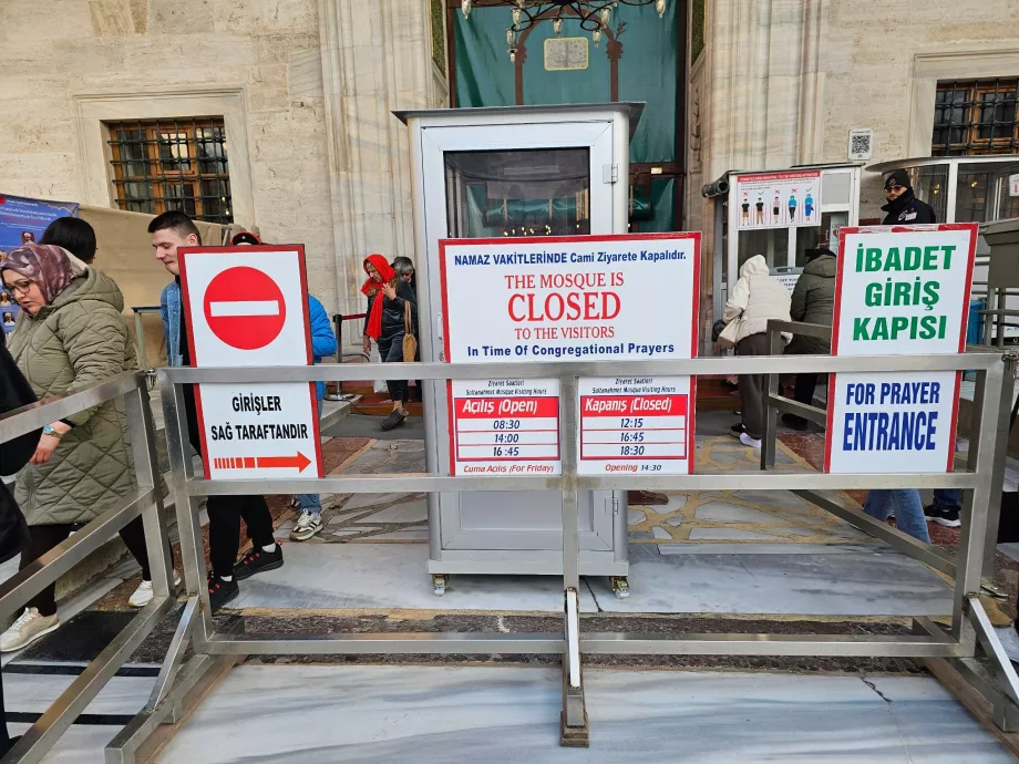 Mosquée bleue, heures d'ouverture
