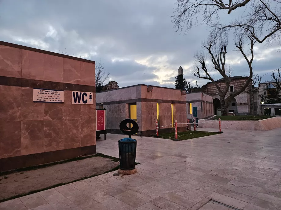 Toilettes à la Mosquée bleue