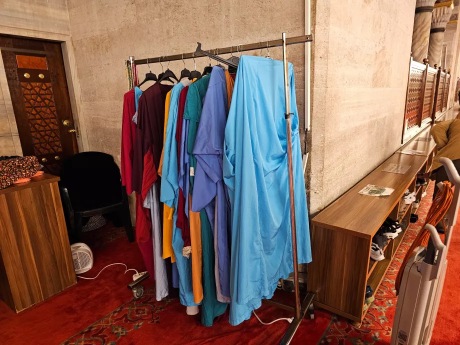 Mosquée de Soliman, location de peignoirs
