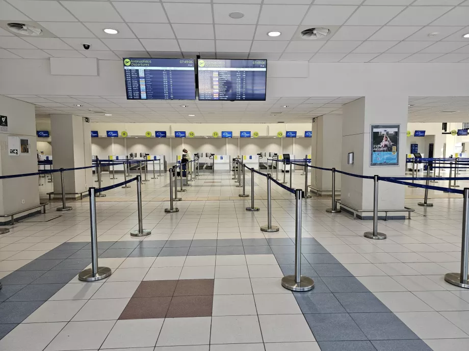 Hall de départ du terminal 1
