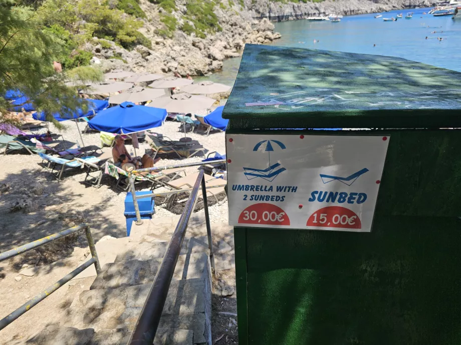 Prix des transats sur la plage Anthony Quinn