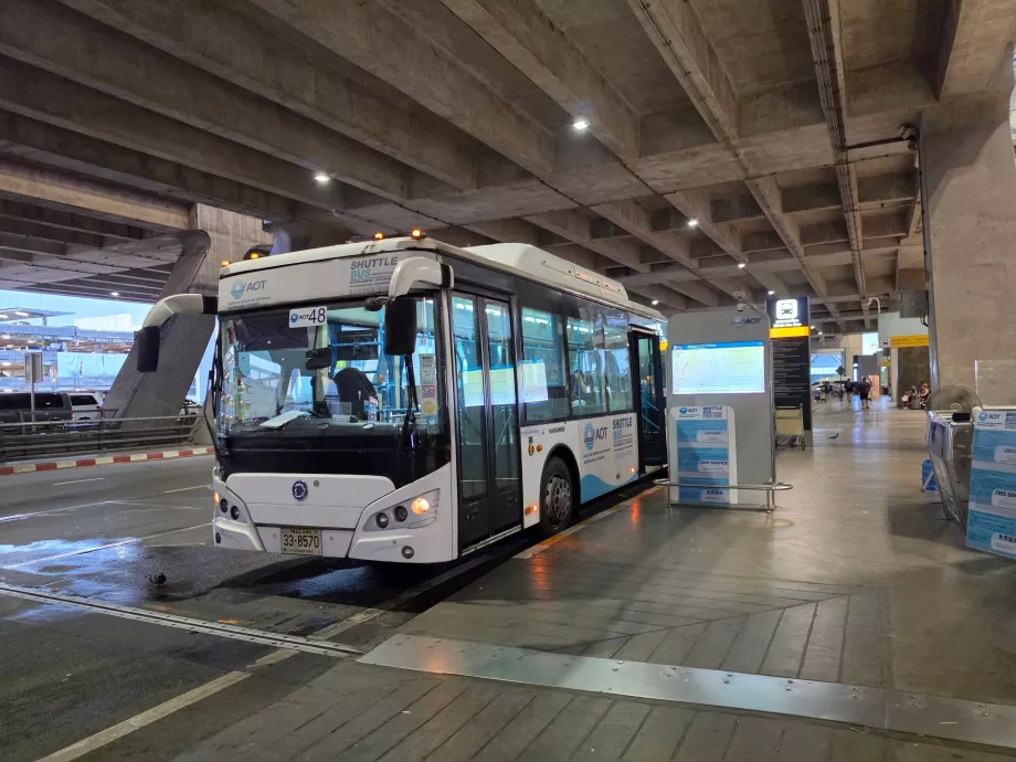 Arrêt de navette à l'aéroport de BKK