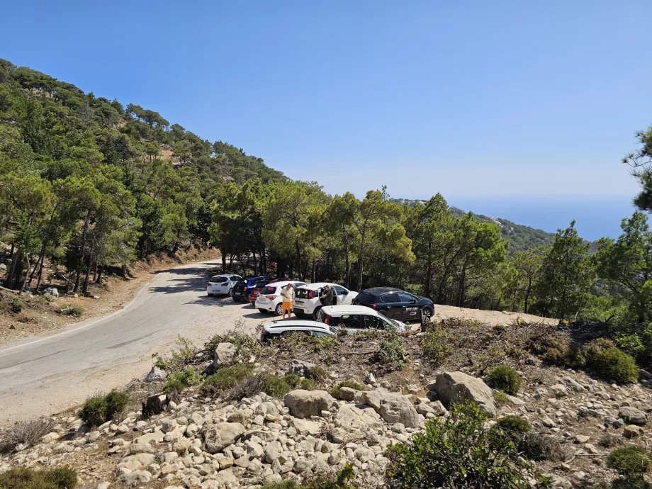 Parking du château de Monolithos