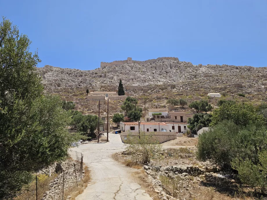 Village de Chorio sous le château de Chalki