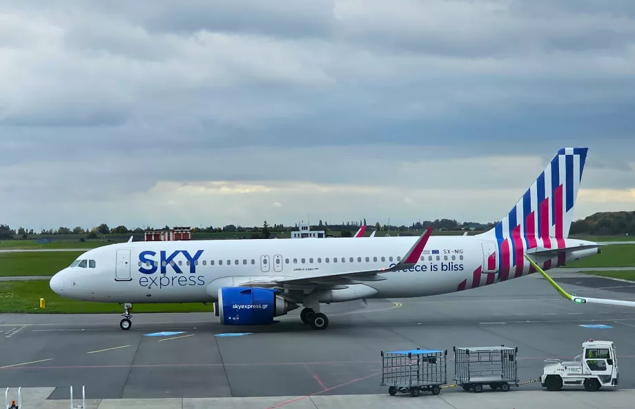 Sky Express, Airbus A320 à l'aéroport de Prague PRG