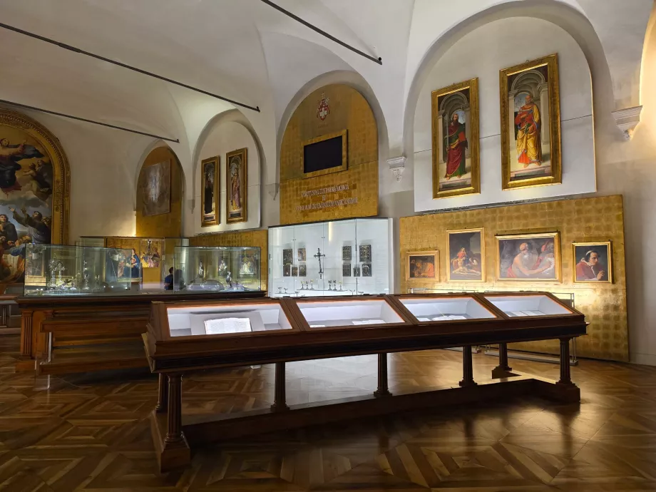La basilique Saint-Paul derrière les murs, galerie