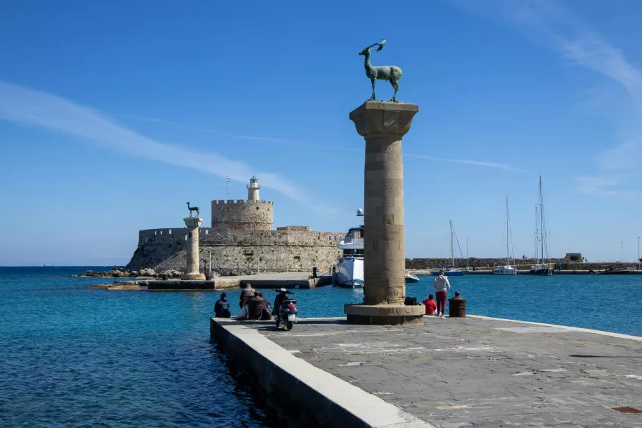 Port de Mandraki
