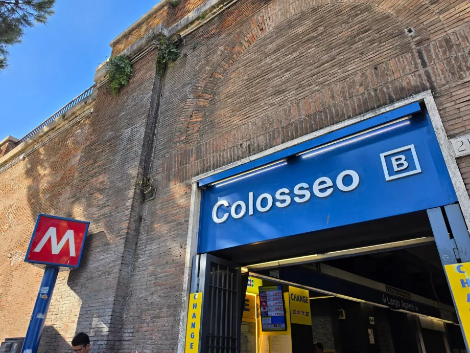 Station de métro Colosseo