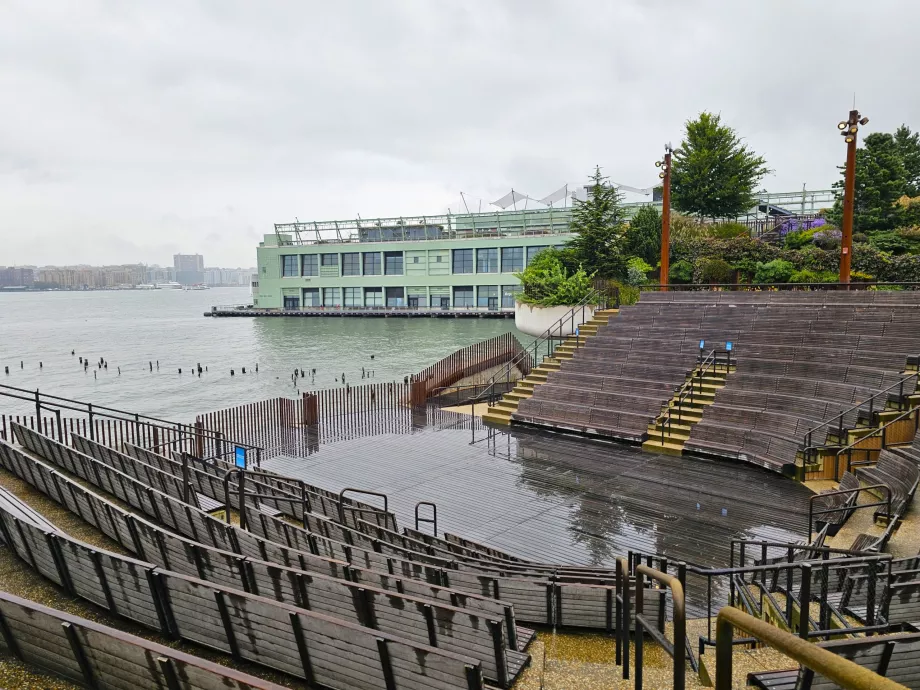 Petite île, amphithéâtre