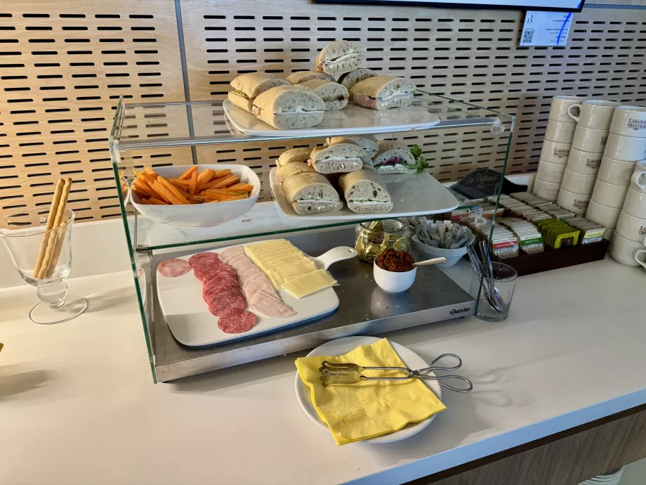 Baguettes, salami, jambon et fromage