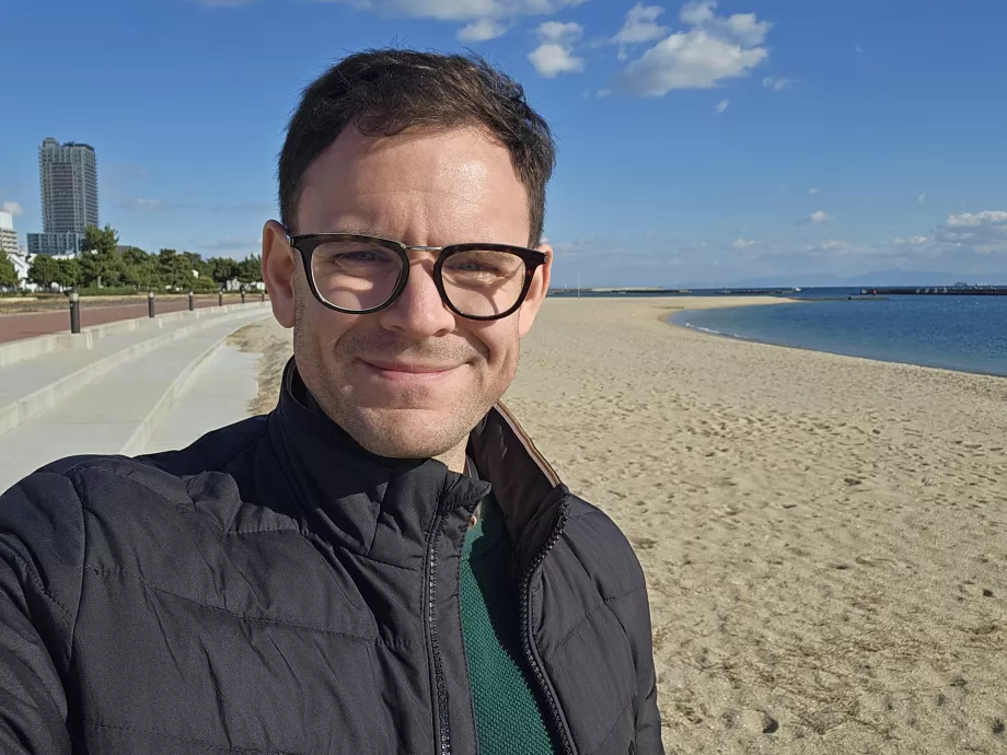 Moi sur la plage de Suma en hiver