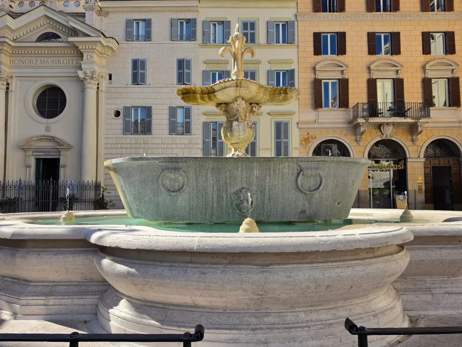 Campo de' Fiori, fontaine