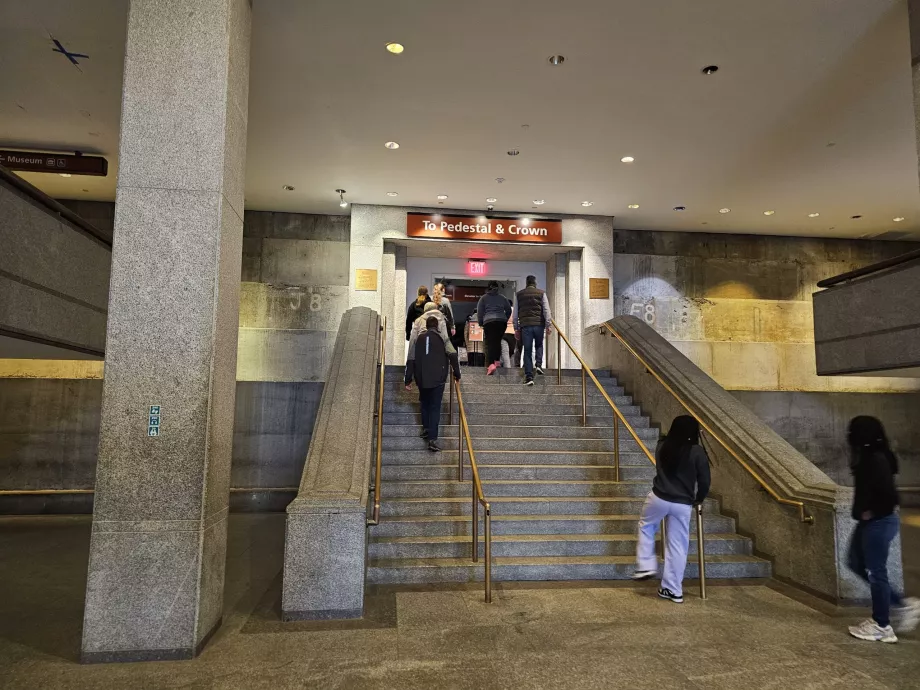 Accès au piédestal