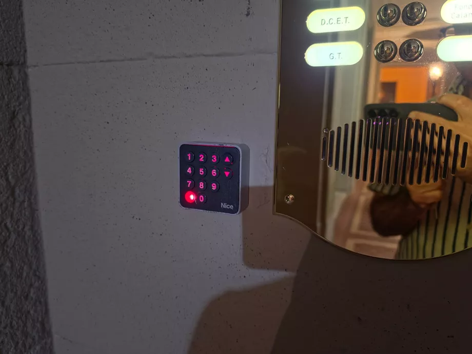 Clavier pour l'introduction du code d'entrée