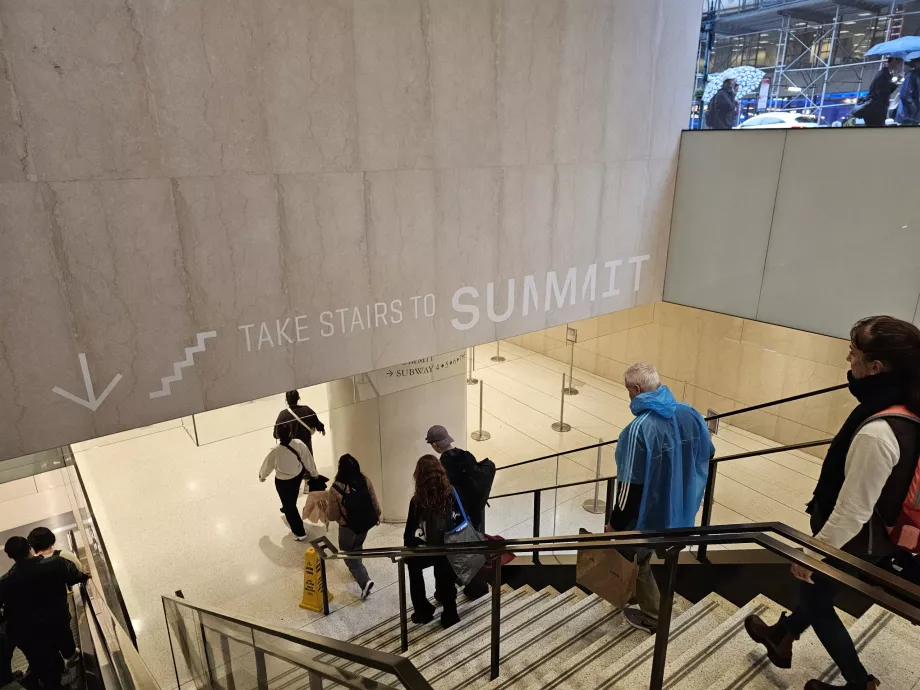 Summit One Vanderbilt, entrée intérieure