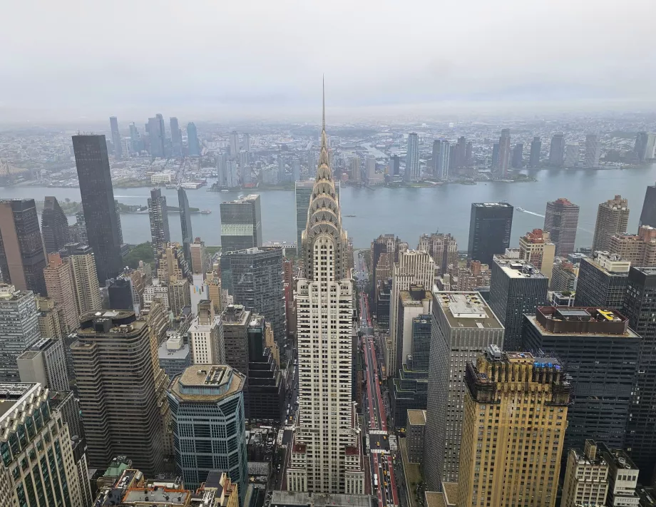 Summit One Vanderbilt, vue sur le Chrysler Building