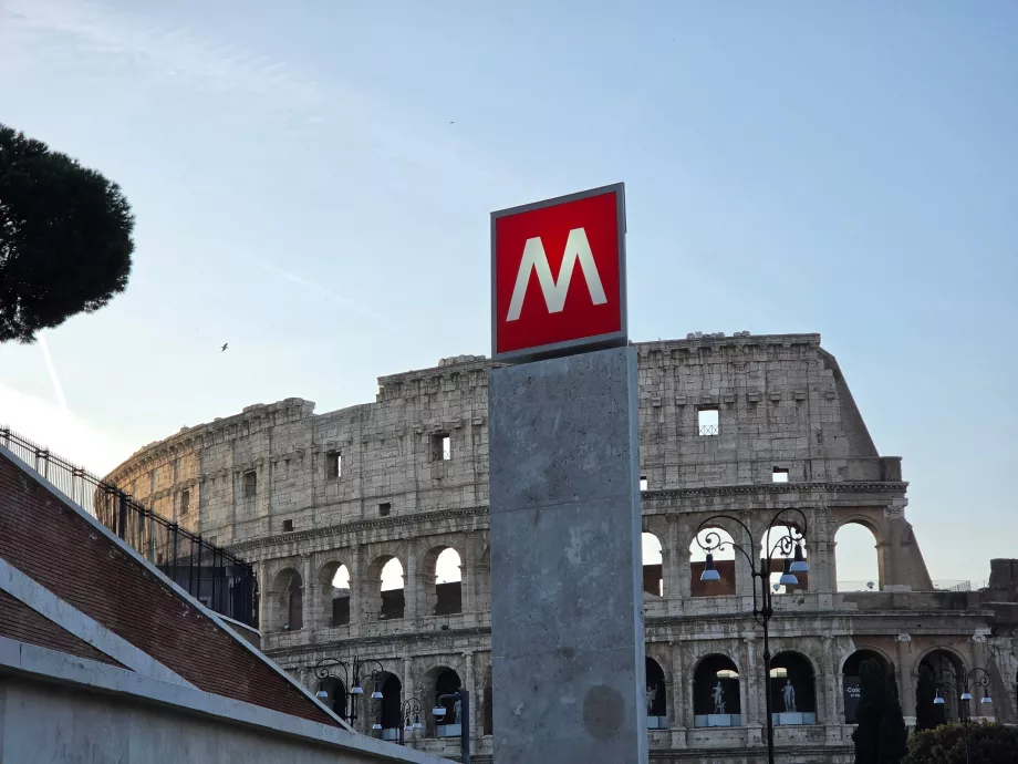 Station de métro Colosseo