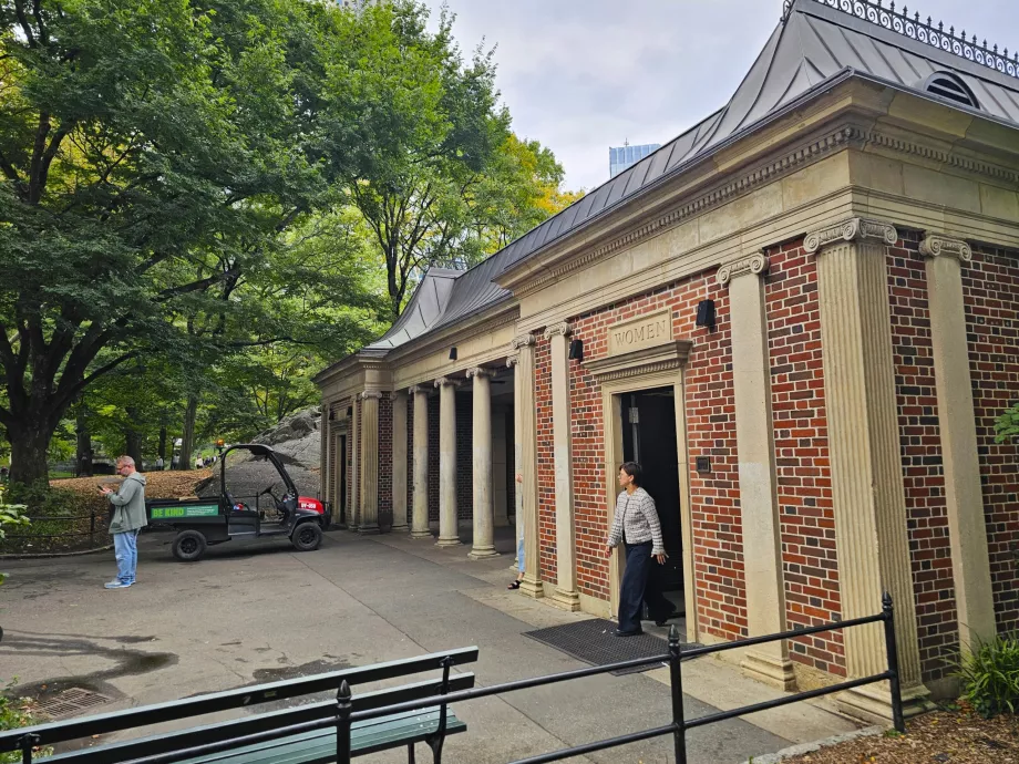 Toilettes publiques à Central Park