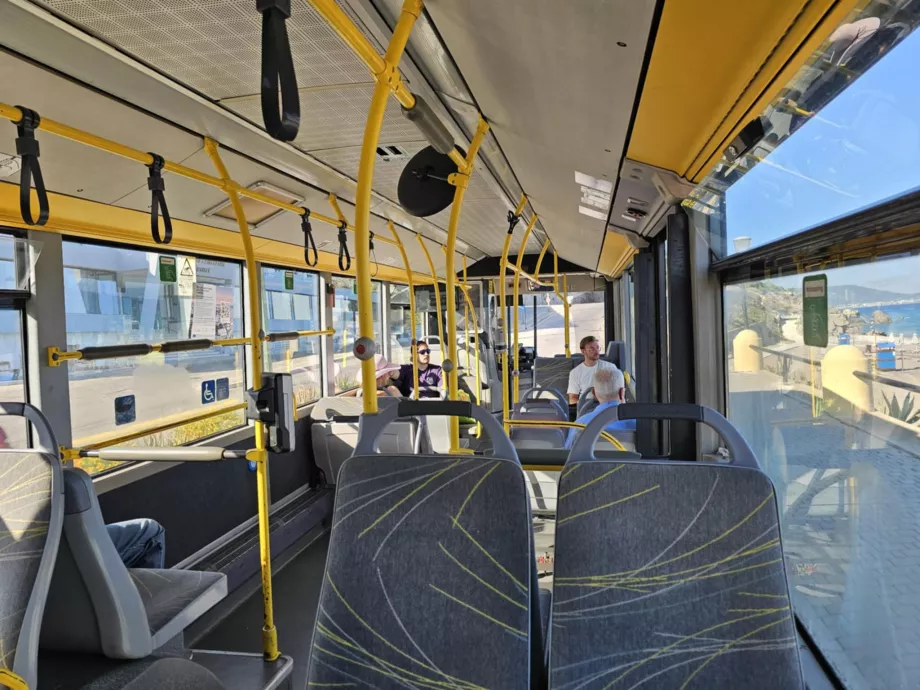 Intérieur des bus D.E.S. Roda