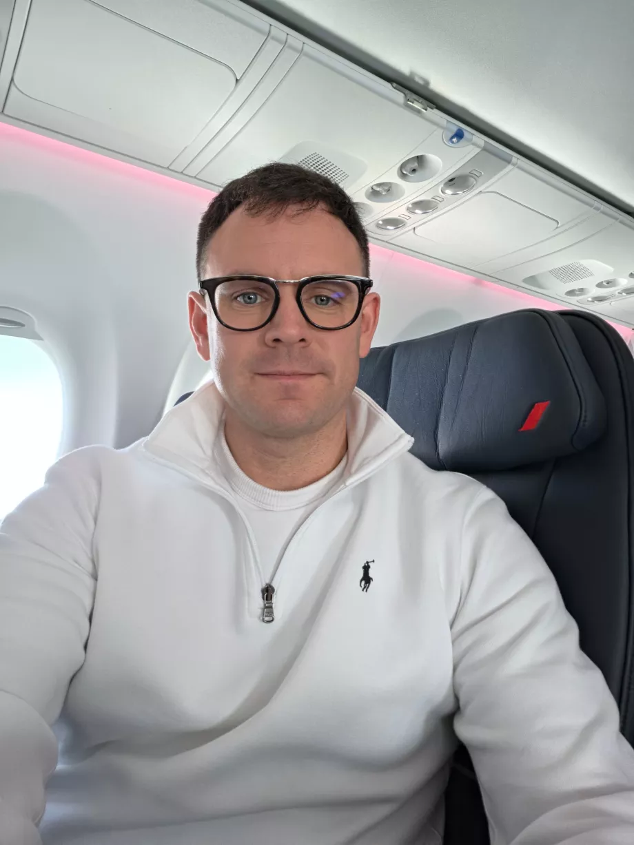 Moi en classe affaires à bord d'un Airbus A220