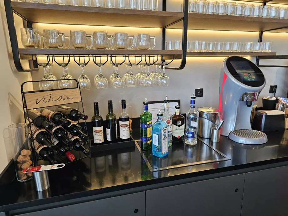 Alcool, liqueurs et vin rouge