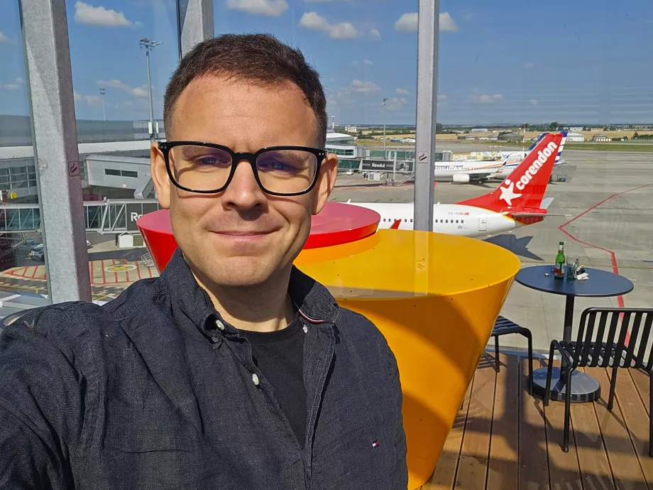 Moi sur le pont d'observation du salon