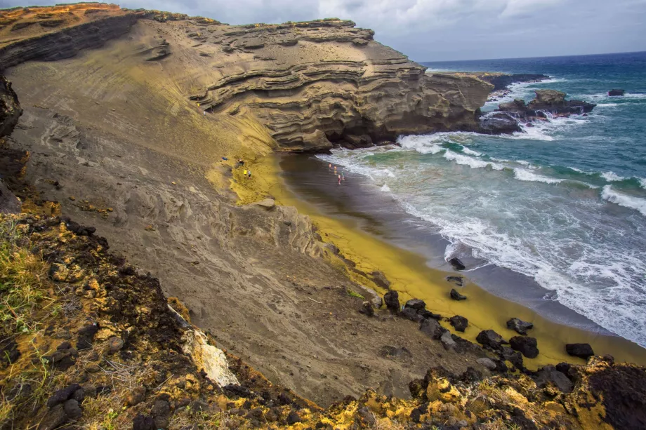 Plage de sable vert