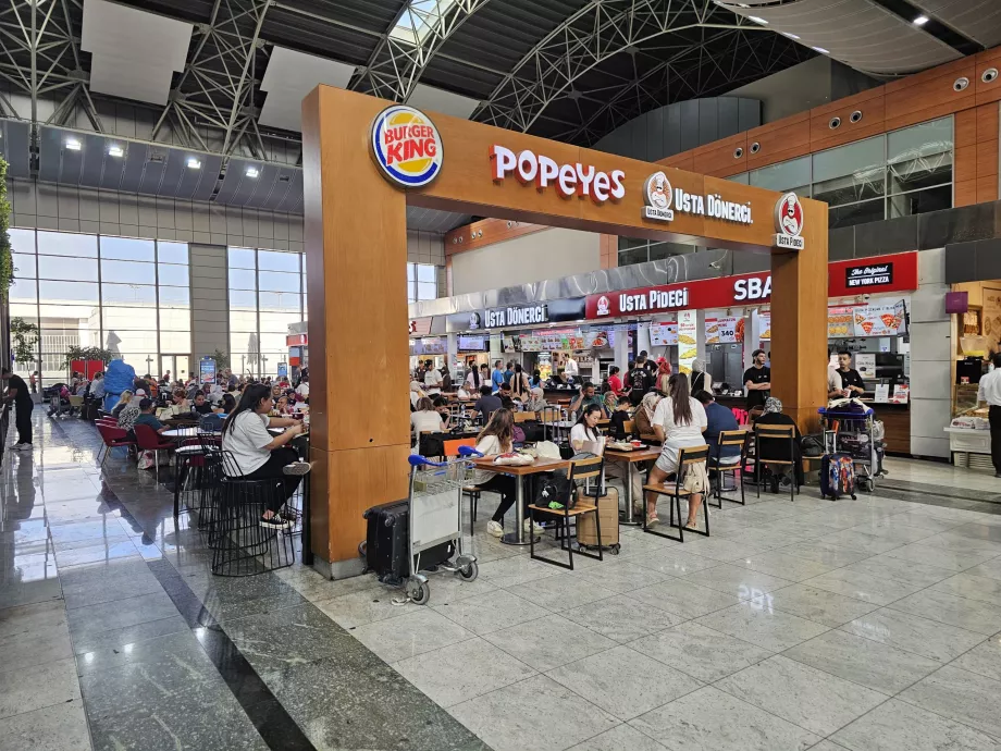 Food Court dans l'espace public